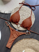 Micro biquínis, maiôs femininos sensuais